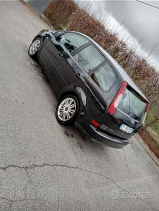 Usata Ford C-MAX 110 CV (80 kW) 2003 Nero Monovolume