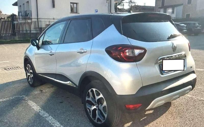 Usata Renault Captur Intens 118 CV (86 kW) 2017 Argento SUV