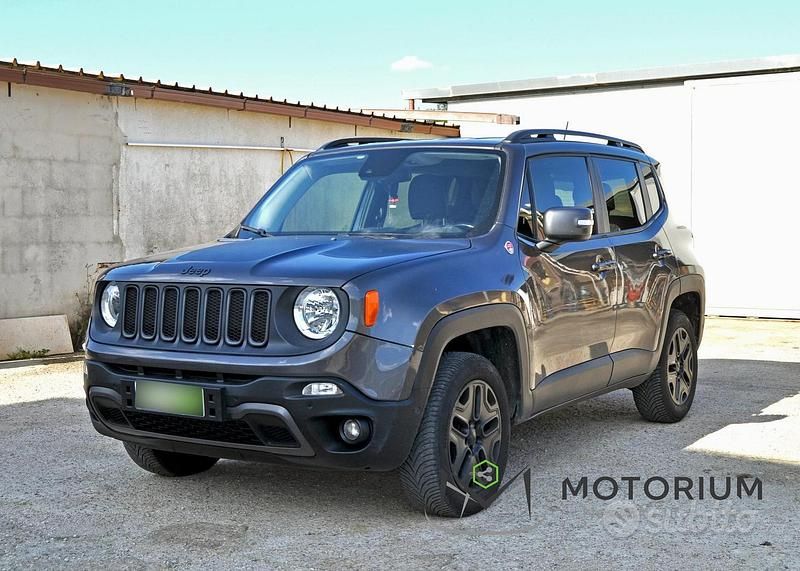 Usata Jeep Renegade Trailhawk 170 CV (125 kW) 2017 Grigio SUV