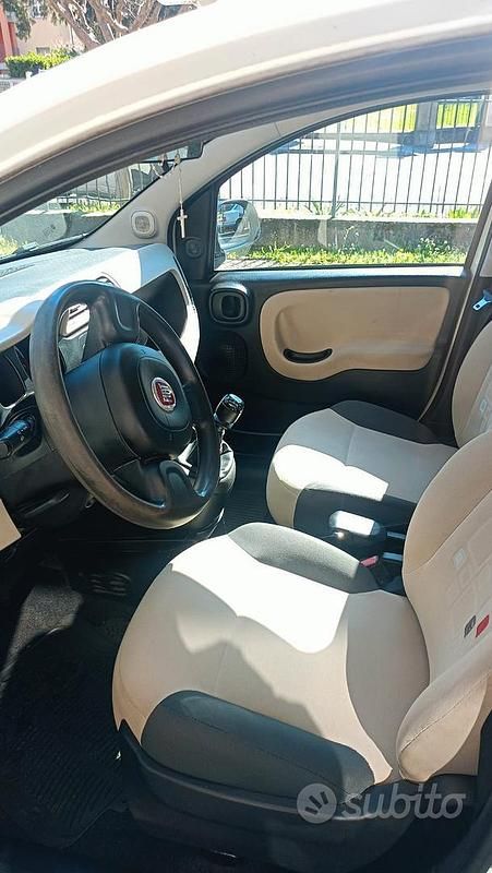 Usata Fiat Panda Lounge 69 CV (50 kW) 2016 Bianco Utilitaria