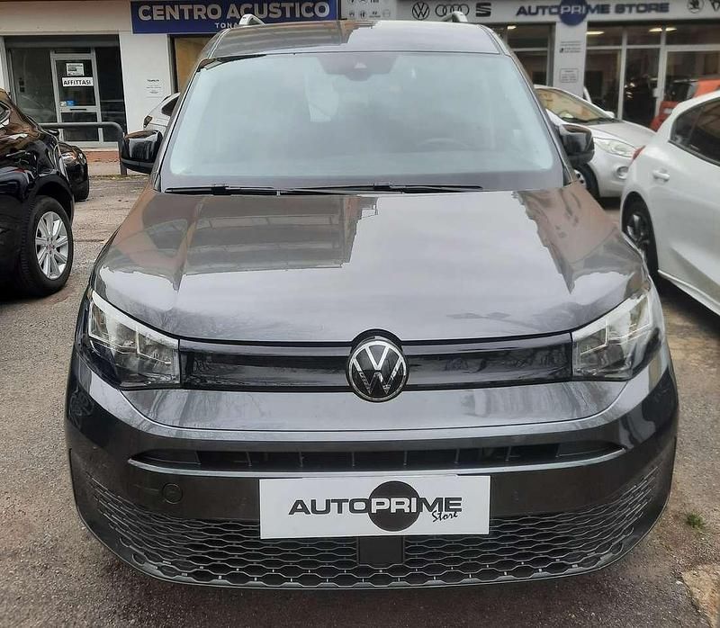 Usata VW Caddy Style 122 CV (89 kW) 2024 Grigio Monovolume
