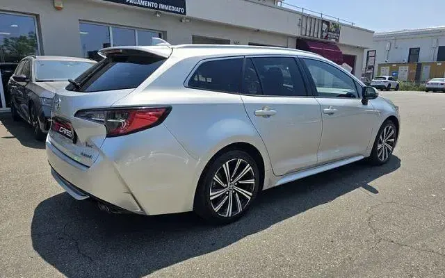 Usata Toyota Corolla Sport 152 CV (111 kW) 2021 Argento Berlina