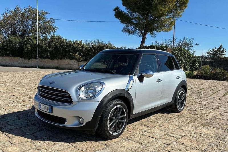 Usata Mini Cooper D Countryman Business 111 CV (81 kW) 2015 Argento SUV