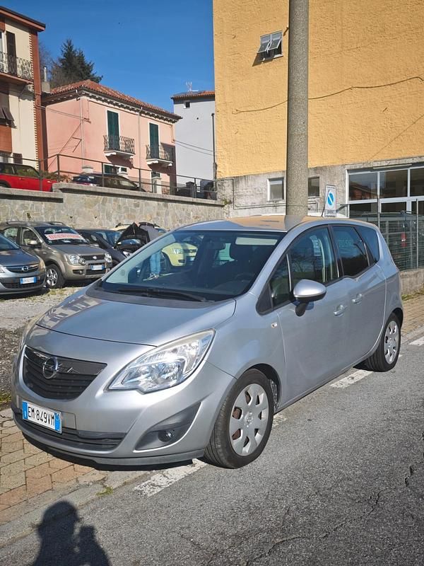 Usata Opel Meriva 95 CV (69 kW) 2012 Grigio Monovolume