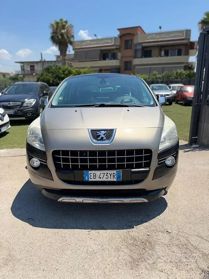 Usata Peugeot 3008 Premium 112 CV (82 kW) 2011 Grigio Station wagon