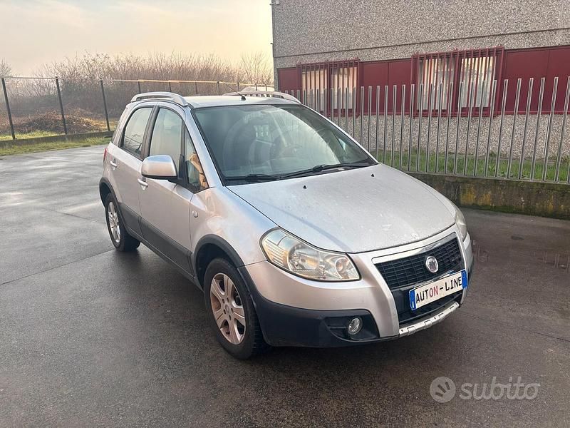 Usata Fiat Sedici Dynamic 119 CV (87 kW) 2008 Grigio SUV