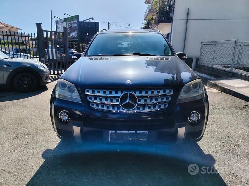 Usata Mercedes ML320 224 CV (164 kW) 2007 Blu SUV