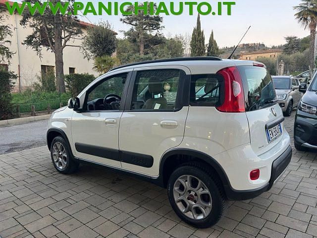 Usata Fiat Panda 4x4 Trekking 75 CV (55 kW) 2013 Bianco Utilitaria