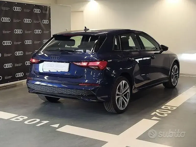 Nouvelle Audi A3 Business 150 ch (110 kW) 2026 Bleue Berline