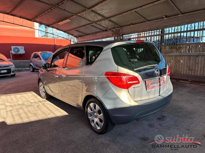 Usata Opel Meriva 100 CV (73 kW) 2014 Grigio Monovolume