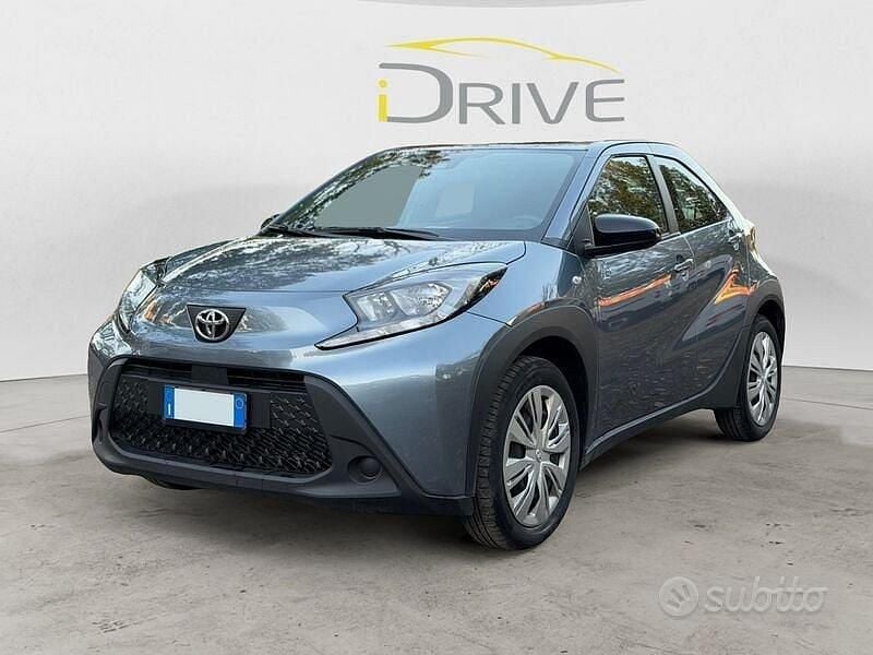 Grigio Usata 2025 Toyota Aygo X Active SUV | 13.790 € (Ottimo prezzo) - Immagine 1/4