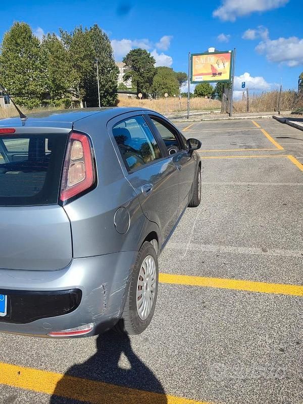 Usata Fiat Punto 75 CV (55 kW) 2012 Grigio Utilitaria