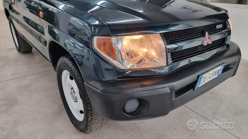 Usata Mitsubishi Pajero 129 CV (94 kW) 2001 Verde SUV