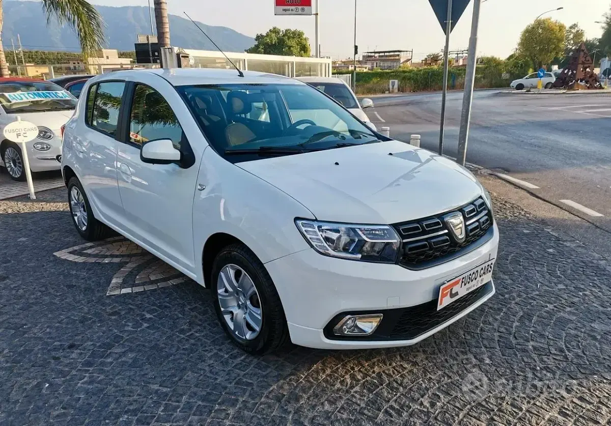 Usata Dacia Sandero Comfort 75 CV (55 kW) 2019 Bianco Berlina