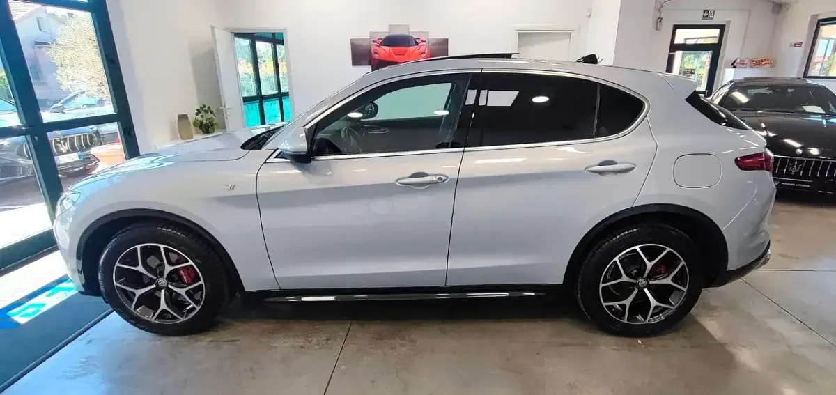 Usata Alfa Romeo Stelvio Ti 209 CV (153 kW) 2021 Blu SUV