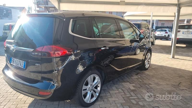 Usata Opel Zafira Tourer Cosmo 130 CV (95 kW) 2013 Grigio Monovolume