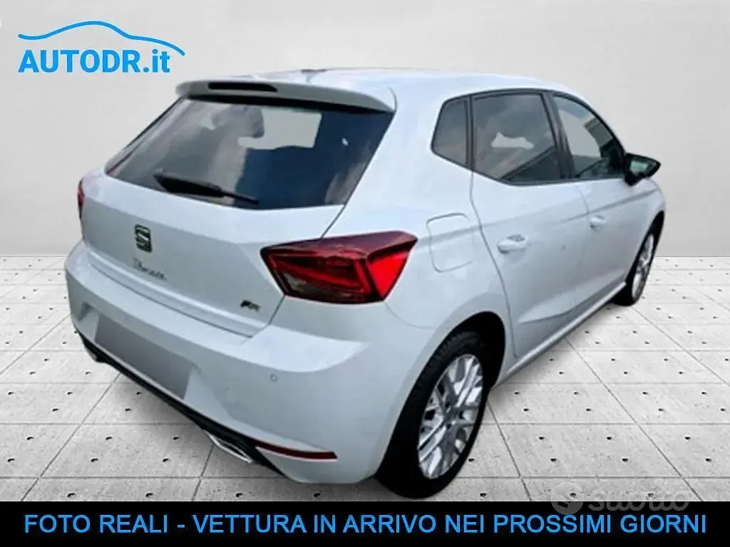 Usata Seat Ibiza FR 90 CV (66 kW) 2023 Bianco ghiaccio met. Utilitaria