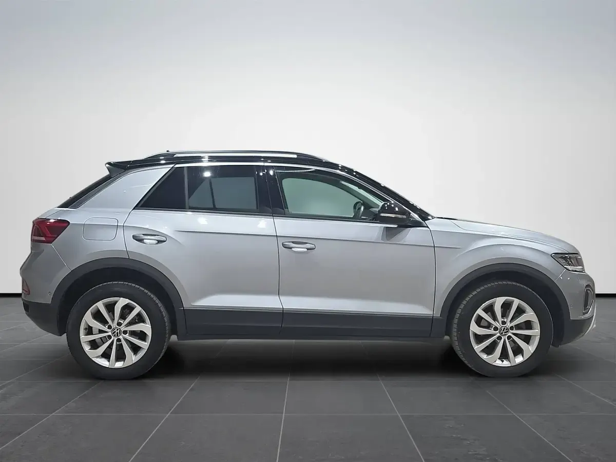 Usata VW T-Roc Edition 116 CV (85 kW) 2024 Argento SUV