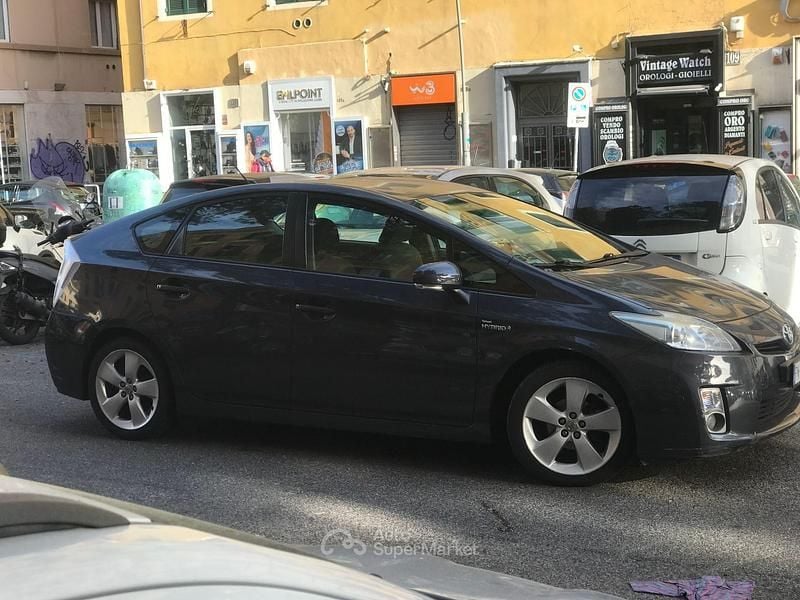 Usata Toyota Prius 136 CV (100 kW) 2010 Gray Berlina