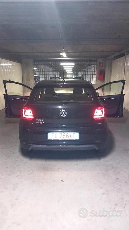 Usata VW Polo R-line 75 CV (55 kW) 2016 Nero Berlina