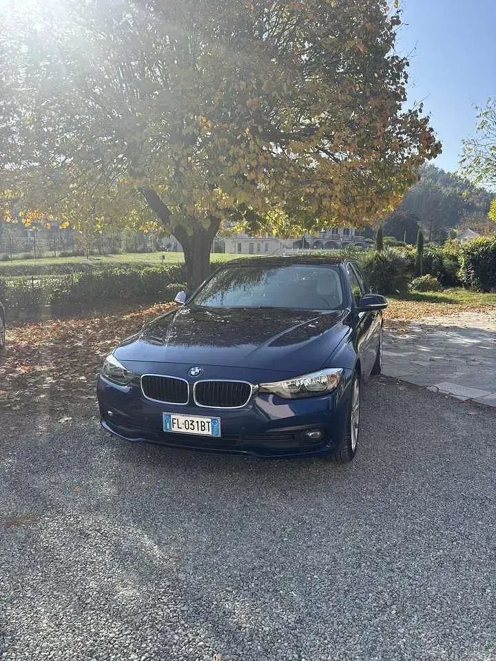 Usata BMW 320 Advantage 190 CV (139 kW) 2017 Blu/azzurro Station wagon