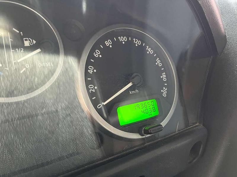 Usata Land Rover Defender S 122 CV (89 kW) 2007 Nero Station wagon