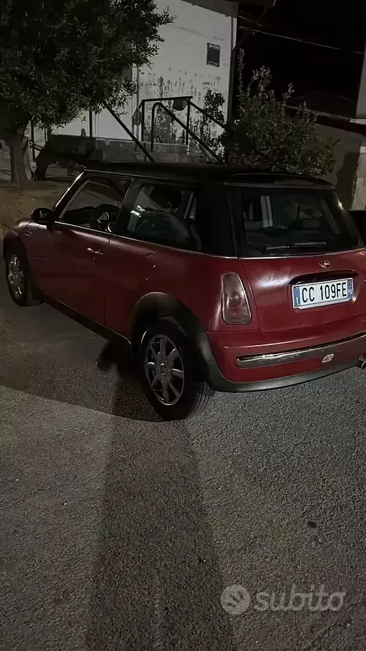 Usata Mini Cooper 90 CV (66 kW) 2002 Rosso Utilitaria