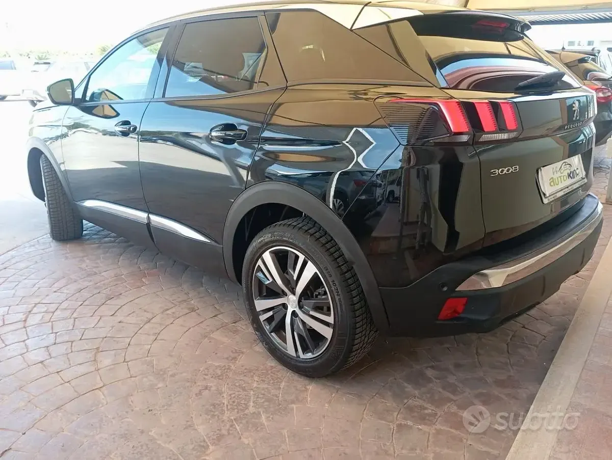 Occasion Peugeot 3008 Allure 131 PK (96 kW) 2023 Zwart SUV