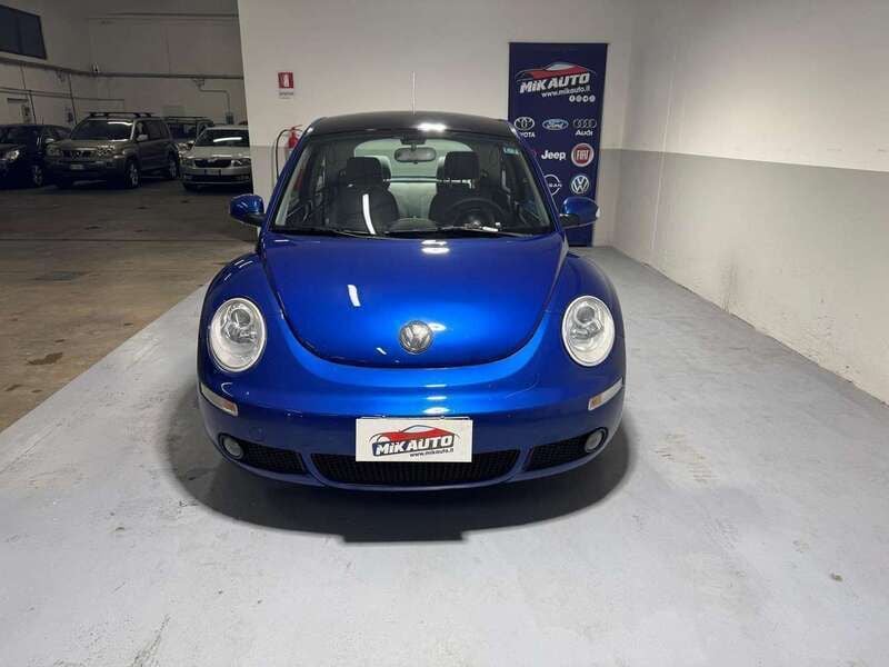 Usata VW New Beetle 102 CV (75 kW) 2008 Blu/azzurro Utilitaria