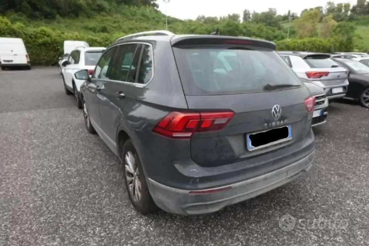 Usata VW Tiguan Life 122 CV (89 kW) 2022 Nero SUV