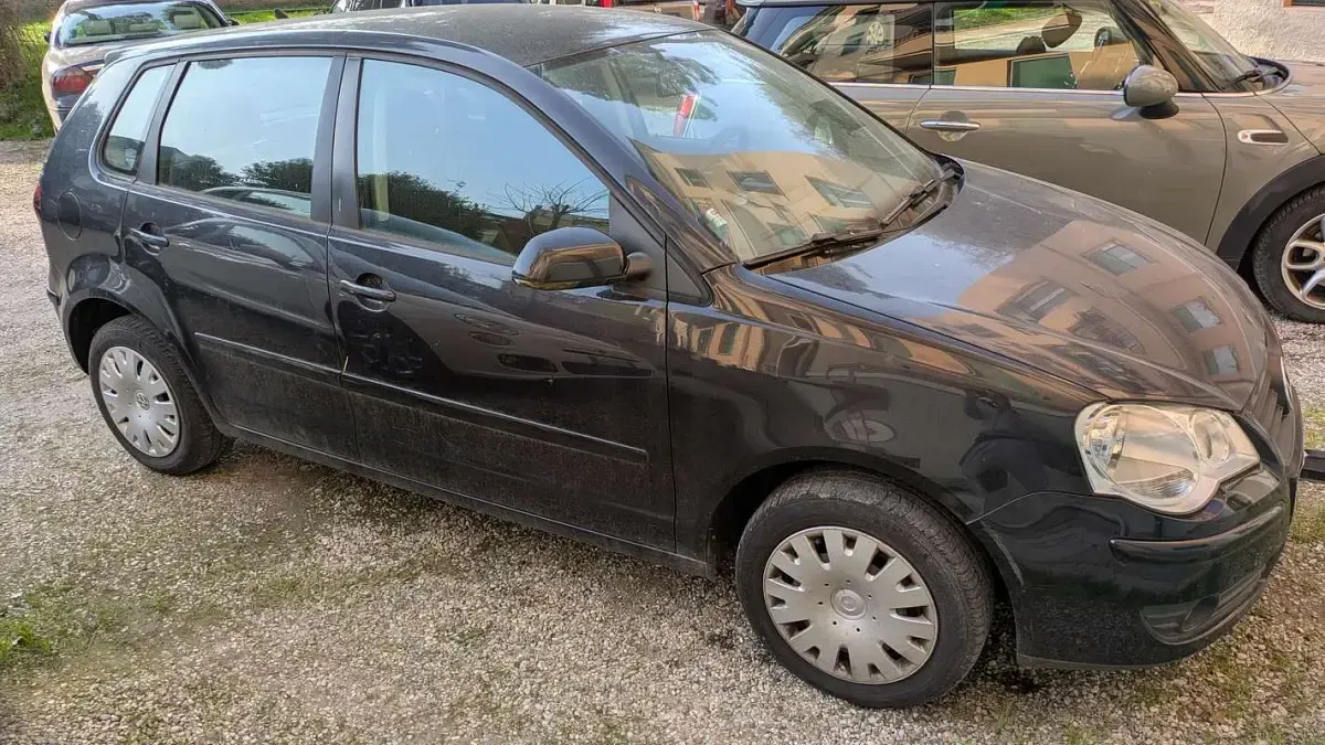 Usata VW Polo Trendline 64 CV (47 kW) 2005 Nero Utilitaria