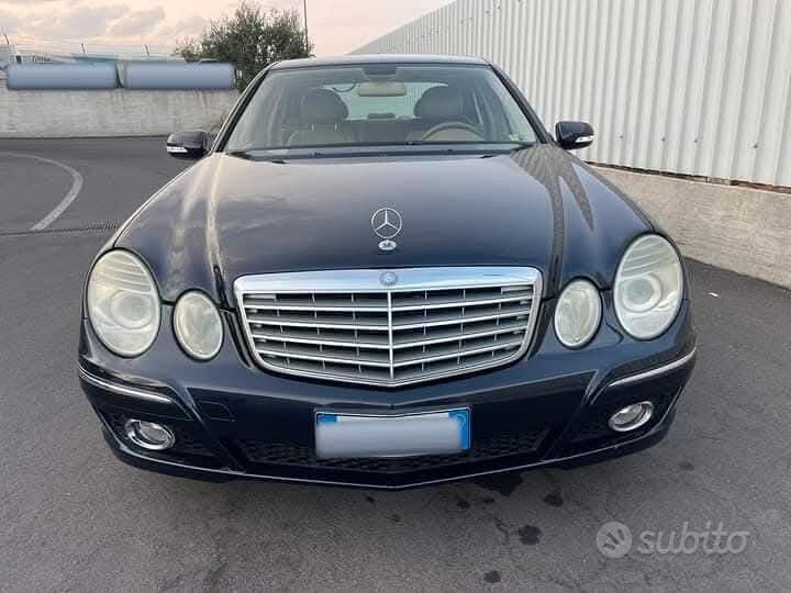 Usata Mercedes E280 Avantgarde 190 CV (139 kW) 2007 Blu Berlina