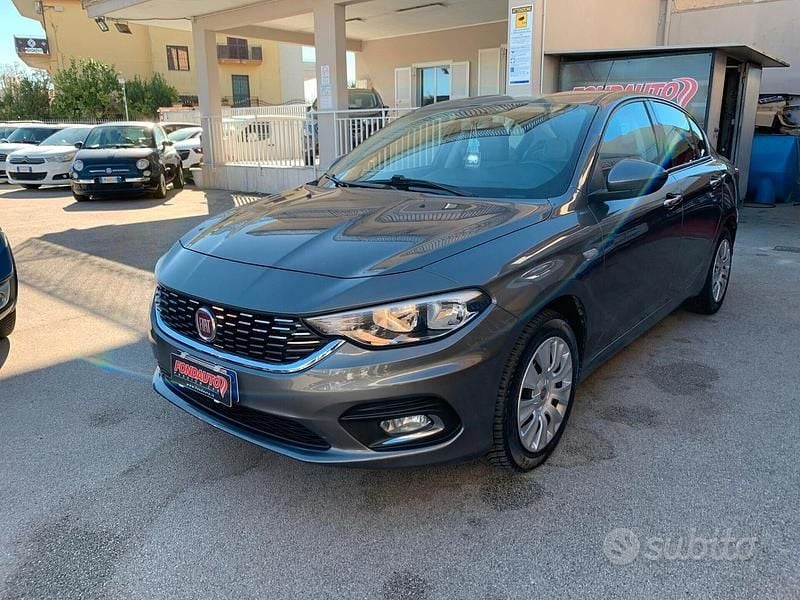 Grigio Usata 2018 Fiat Tipo Lounge Tre volumi | 4999 € (Super prezzo) - Immagine 1/4