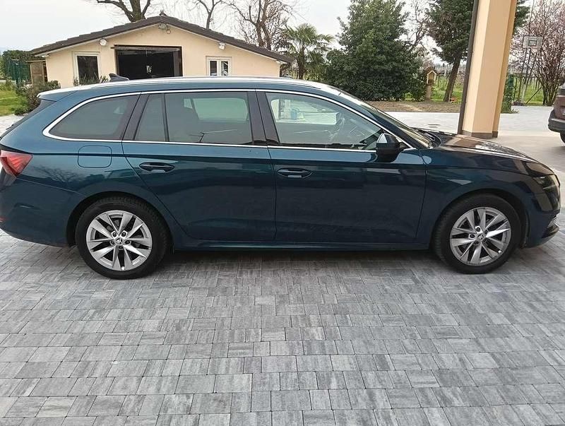 Usado Skoda Octavia G-TEC Style 131 CV (96 kW) 2020 Azul Familiar