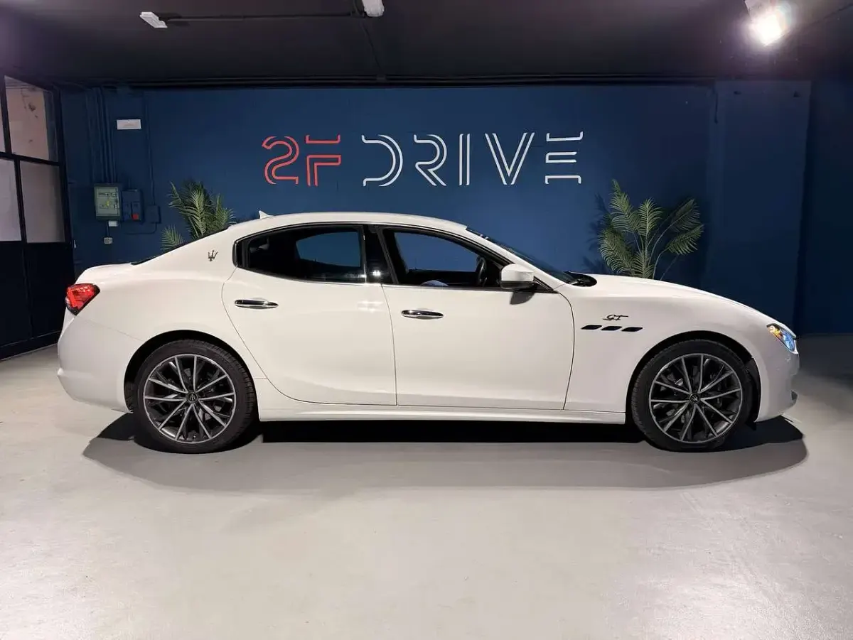 Usata Maserati Ghibli GT 330 CV (242 kW) 2023 Bianco Berlina