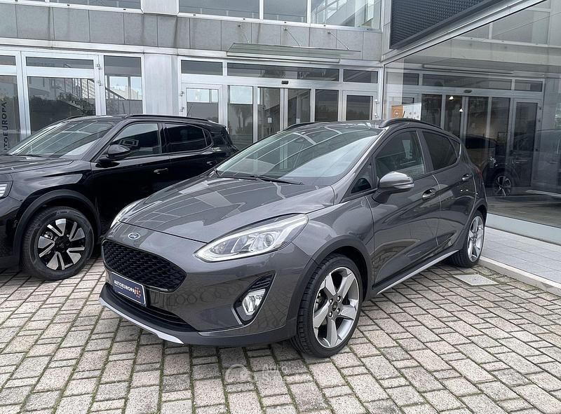 Usata Ford Fiesta Active 86 CV (63 kW) 2018 Grigio Berlina