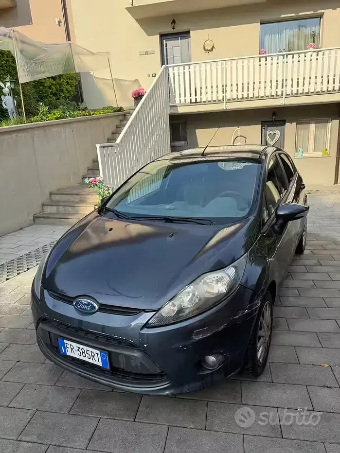 Usata Ford Fiesta 68 CV (50 kW) 2010 Blu Berlina