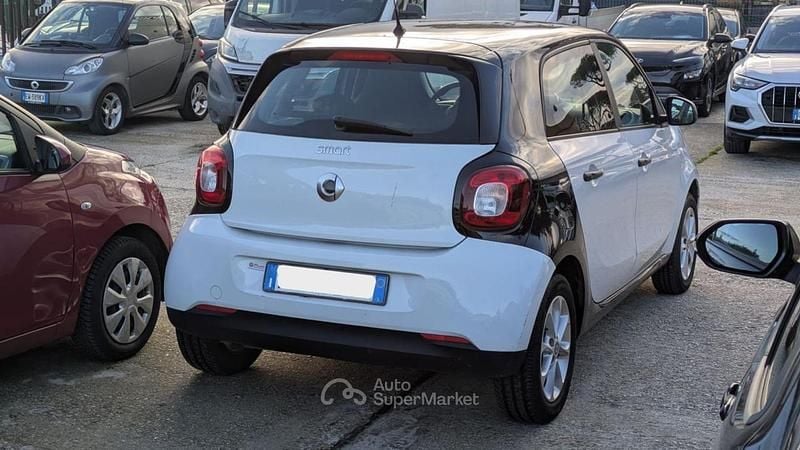 Begagnad Smart ForFour 71 HK (52 kW) 2018 Vit Halvkombi
