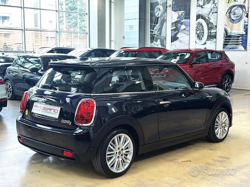 Usata Mini Cooper SE Classic 75 kW (102 CV) 2022 Blu Utilitaria