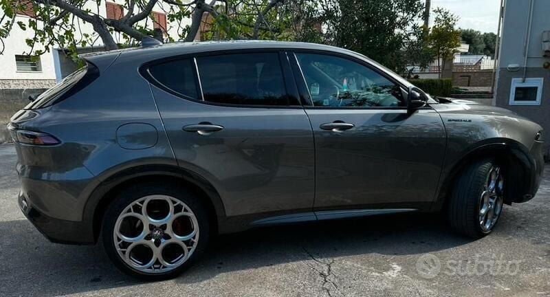 Usata Alfa Romeo Tonale 180 CV (132 kW) 2022 Grigio SUV