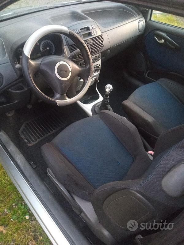 Usata Fiat Punto 80 CV (58 kW) 2000 Grigio Utilitaria