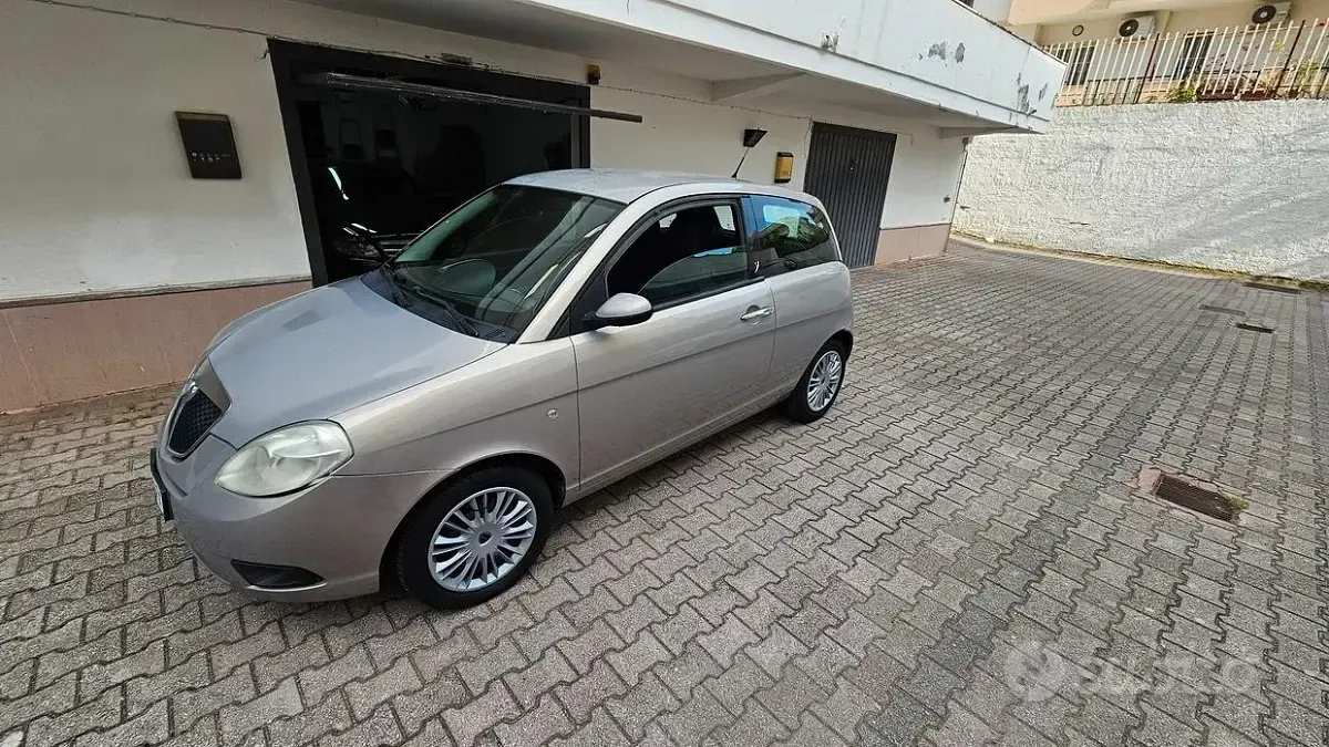Usata Lancia Ypsilon 75 CV (55 kW) 2008 Utilitaria