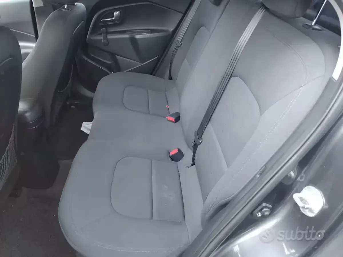Usata Kia Rio EX 90 CV (66 kW) 2012 Grigio Berlina
