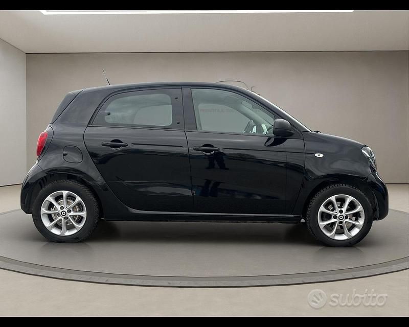 Usata Smart ForFour Passion 71 CV (52 kW) 2017 Nero Utilitaria