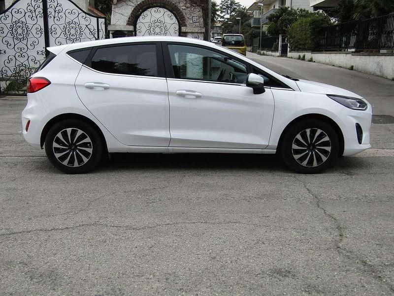 Usata Ford Fiesta Titanium 75 CV (55 kW) 2023 Bianco Utilitaria