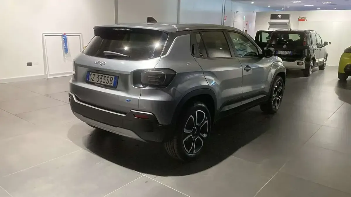 Usata Jeep Avenger EV Summit 114 kW (156 CV) 2025 Grigio SUV