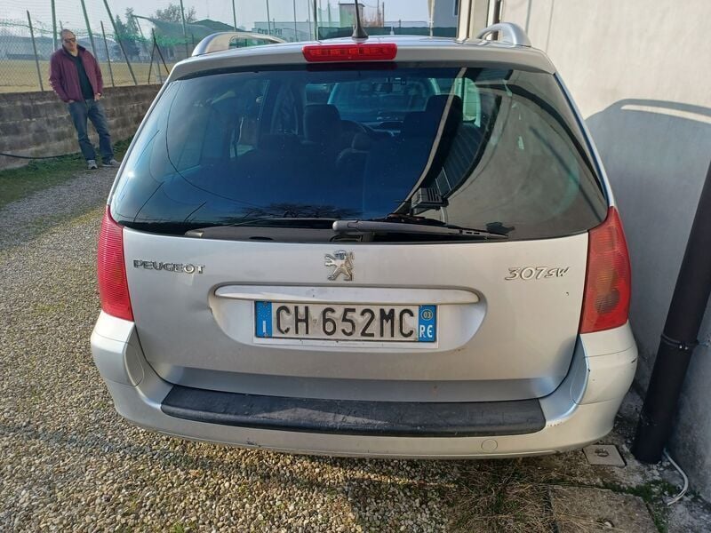 Usato 2003 Peugeot 307 1.6 Benzin 109 CV (800 €)