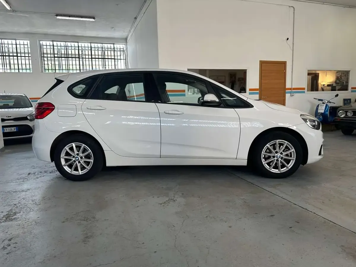 Usata BMW 218 Active Tourer Advantage 136 CV (100 kW) 2018 Bianco Monovolume