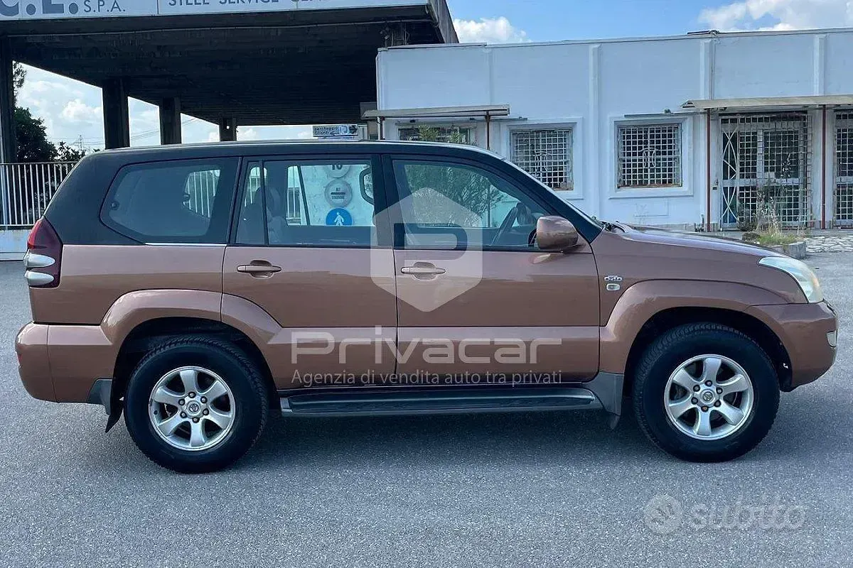 Usata Toyota Land Cruiser 166 CV (122 kW) 2004 Marrone SUV