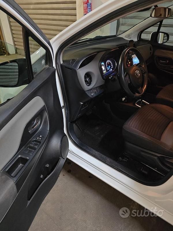 Usata Toyota Yaris 2017 Bianco Berlina
